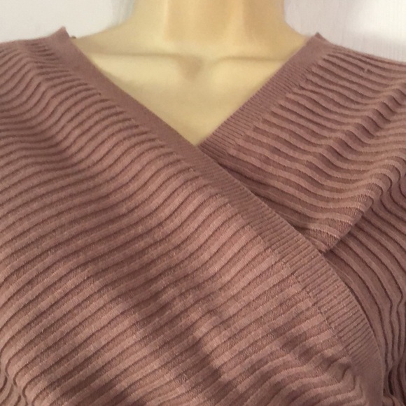 Woman’s ribbed fall crisscrossed cropped mauve bodycon ribbed top - Picture 7 of 13